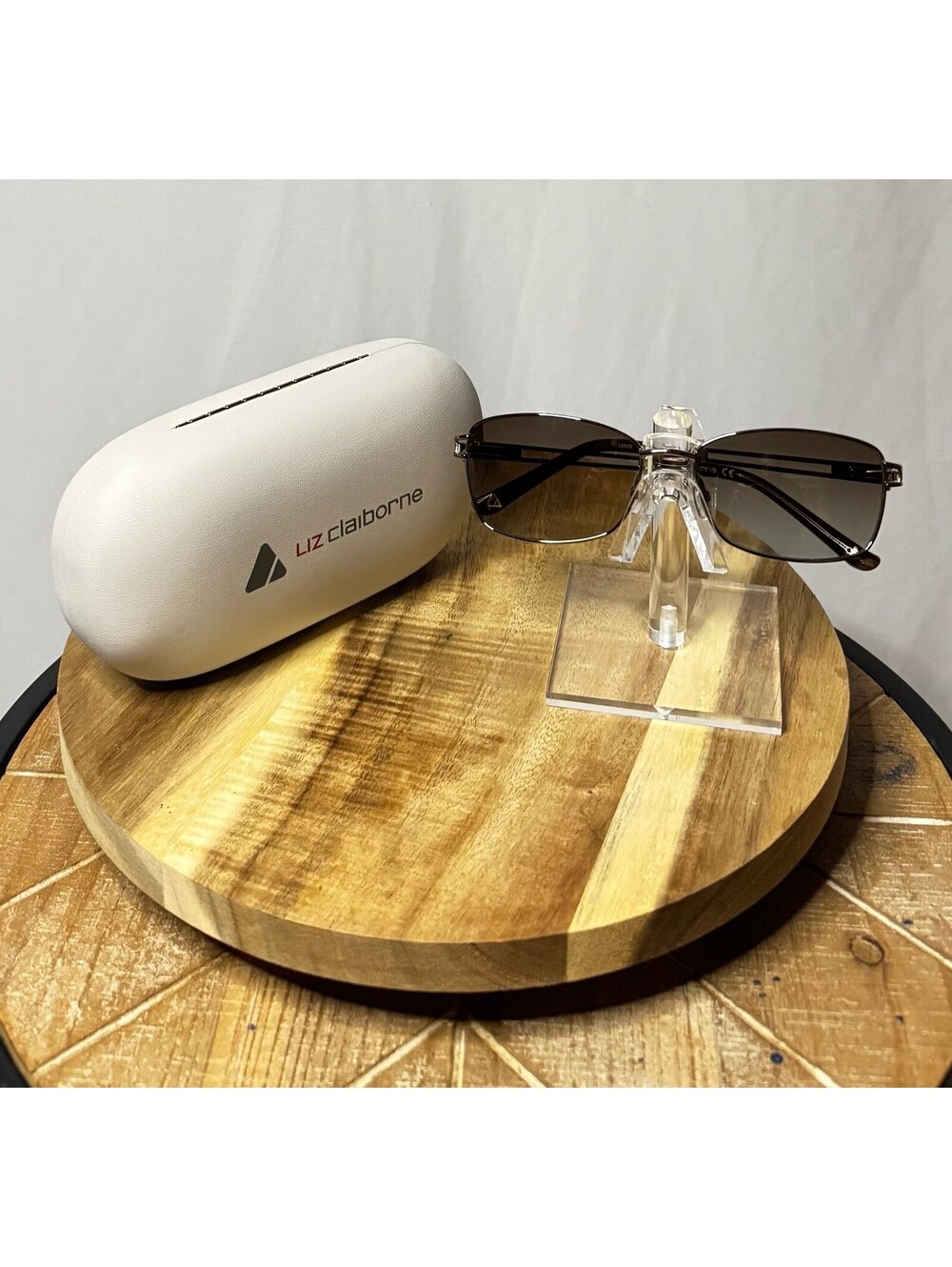Liz Claiborne Sunglasses Brown Size Os